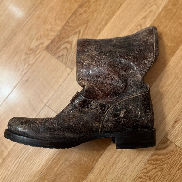 Frye “Veronica” Boot - Distressed Brown - Size 10 - Picture 5 of 7